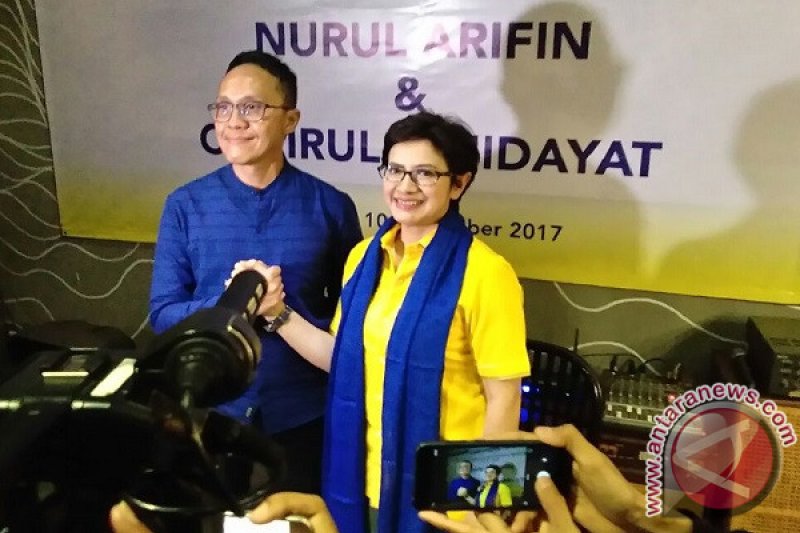 Nurul Arifin Duet dengan Chairul Hidayat