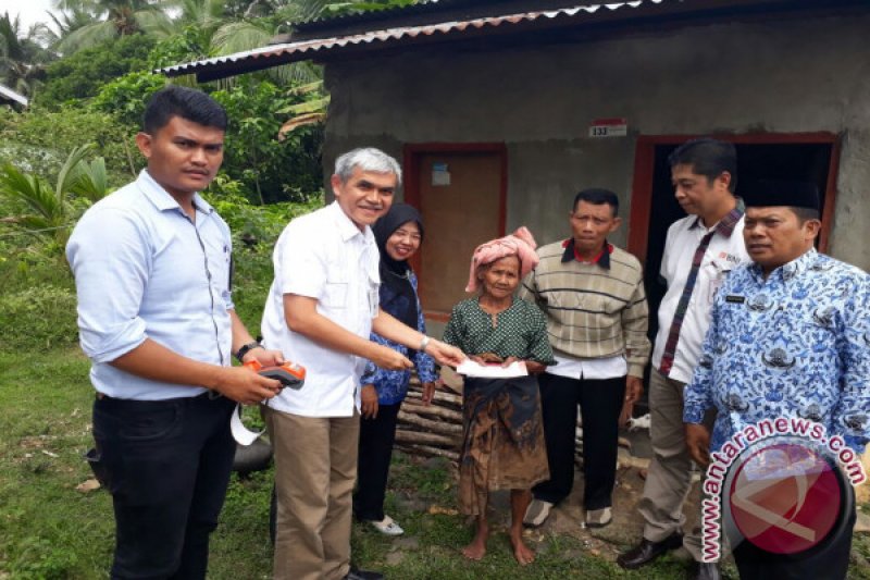 BNI Salurkan Bansos Untuk 1.150 Lansia dan 1.116 Penyandang Disabilitas di Empat Kota
