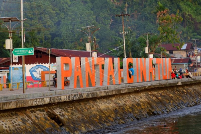 Pantai Cina Tua Serui 