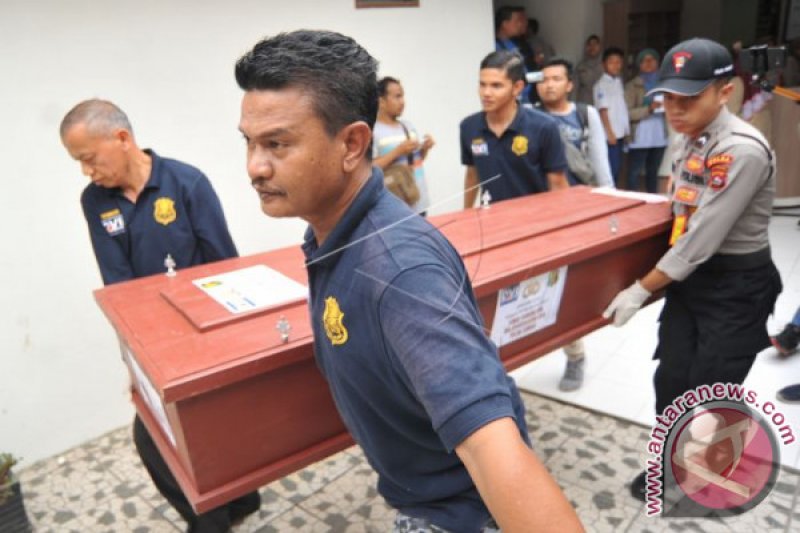 PEMULANGAN JENAZAH PELAKU PEMBAKARAN POLRES