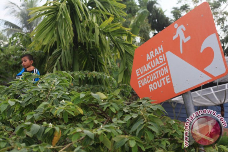 RAMBU EVAKUASI PASCA GEMPA DAN