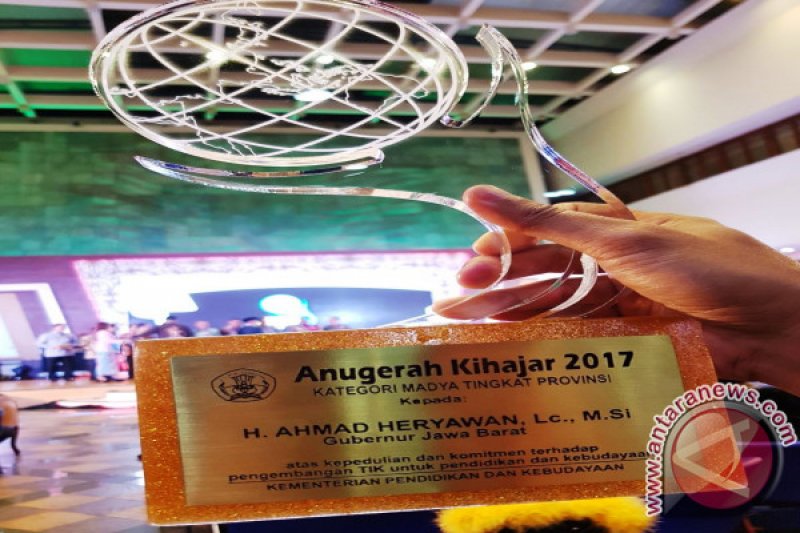 Pemprov Jabar Raih Penghargaan Kihajar 2017 