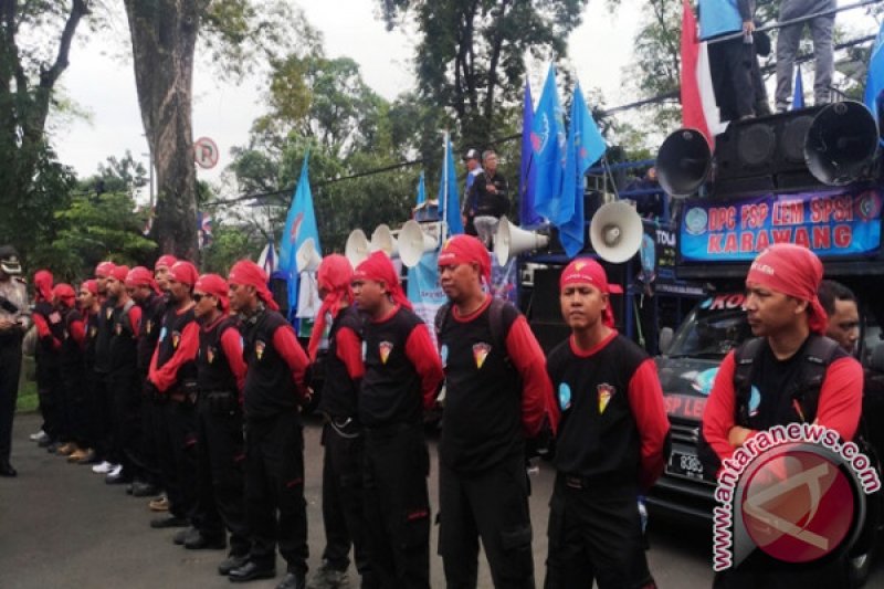 Buruh Jabar Berunjuk Rasa Terkait UMK 2018 