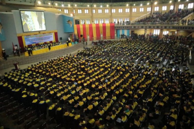 Wisuda Uncen 