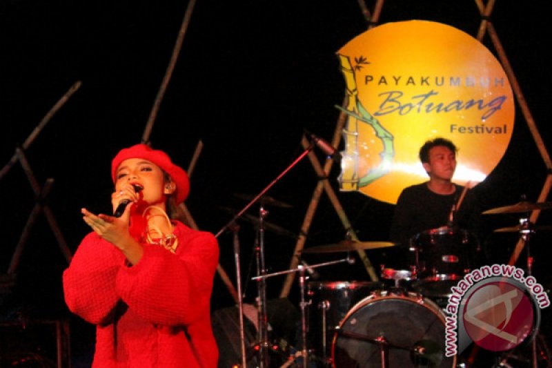 PAYAKUMBUH BOTUANG FESTIVAL 2017