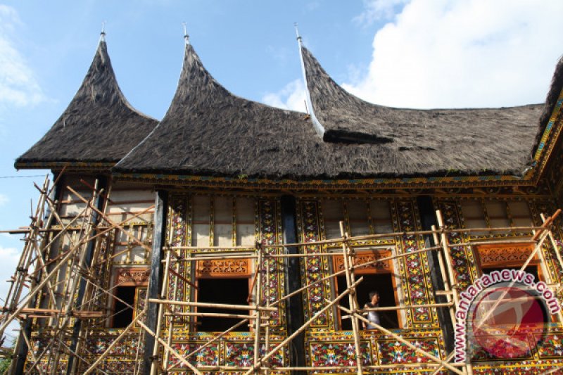 BALAI ADAT MINANGKABAU