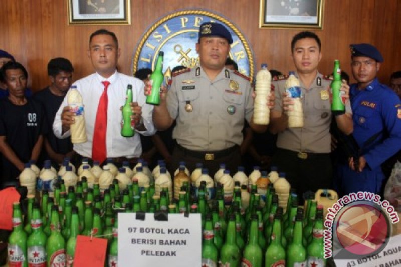 PELAKU PENANGKAPAN IKAN ILEGAL