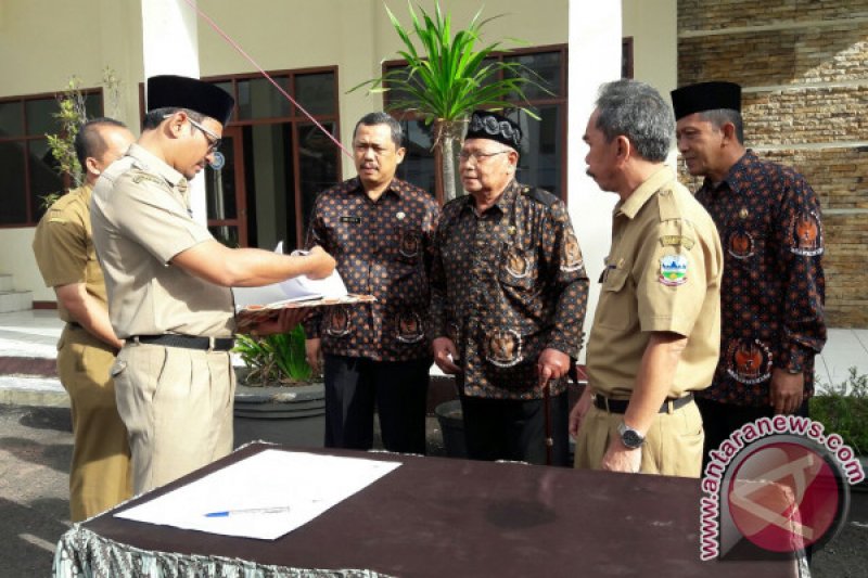 BPPK Garut Bagikan Buku Semangat Perjuangan Indonesia -