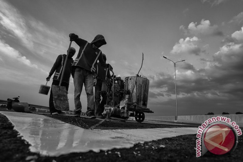 FOTO CERITA : MIMPI MELAJU DI ASPAL TOL PALINDR