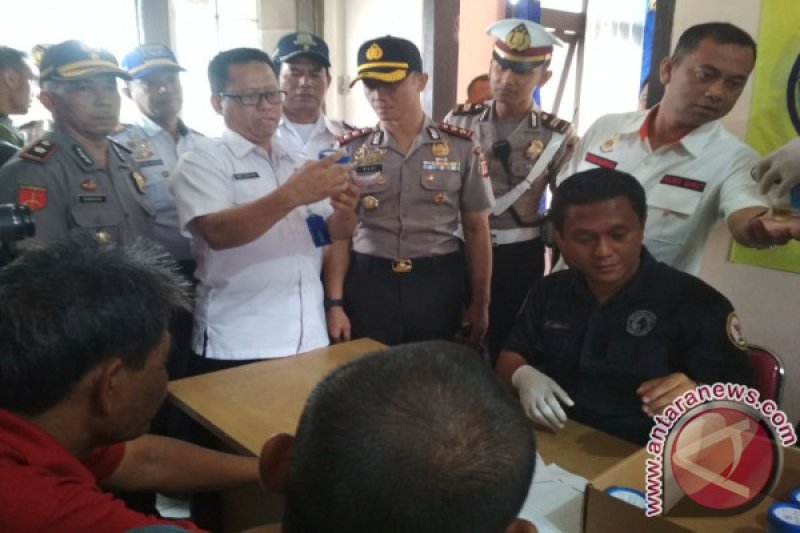 BNNK Garut Temukan Sopir Mengkonsumsi Obat Penenang 