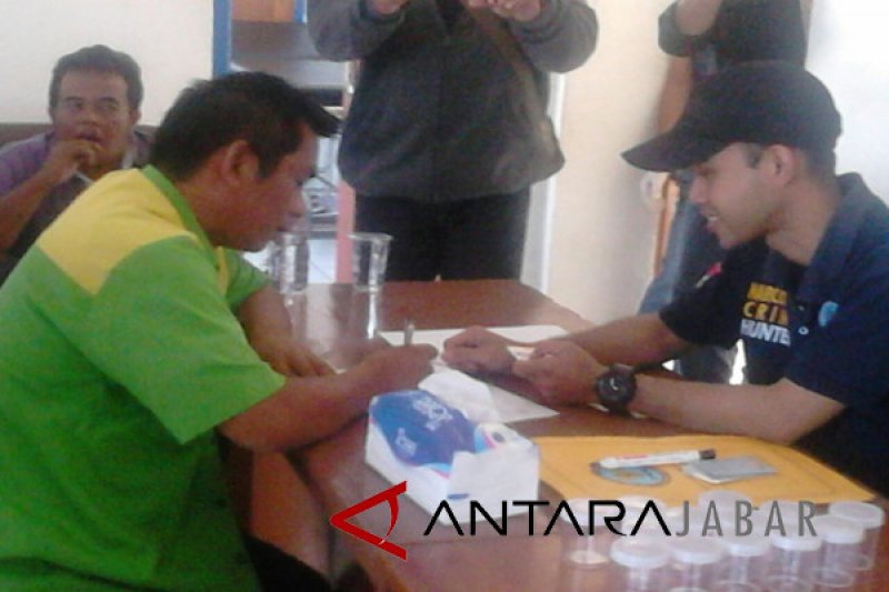 Polres dan BNNK Cianjur lakukan tes urine supir 