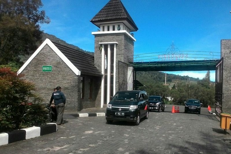 Pengunjung keluhkan dua tarif masuk Cibodas