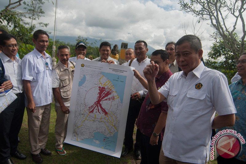 Menteri ESDM Pantau Gunung Agung