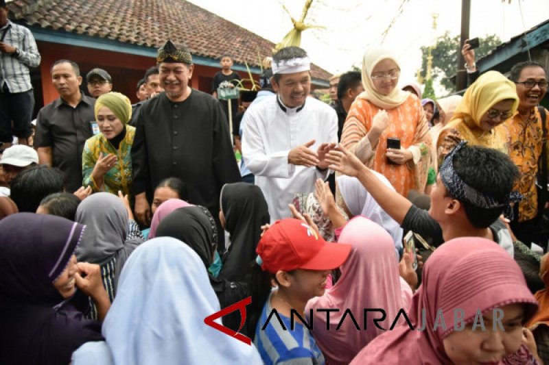 Deddy Mizwar kunjungi rumah masa kecil Dedi Mulyadi