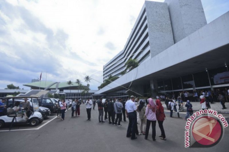 GEMPA LEBAK TERASA DI IBU KOTA