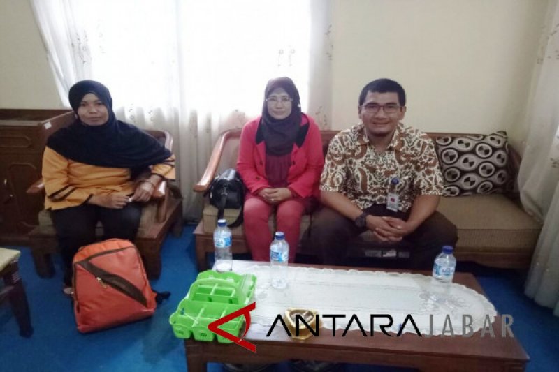 Astakira Cianjur : dinas belum efektif mencegah TKW ilegal 