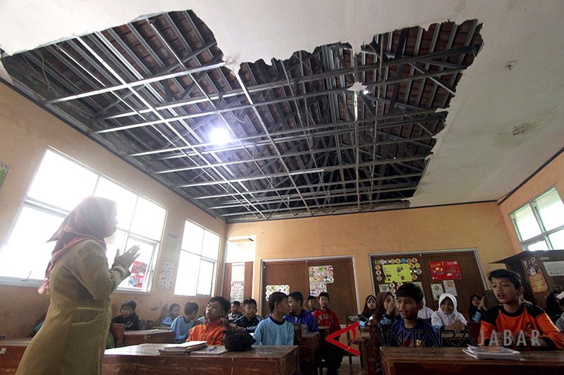 Bangunan Sekolah Rusak