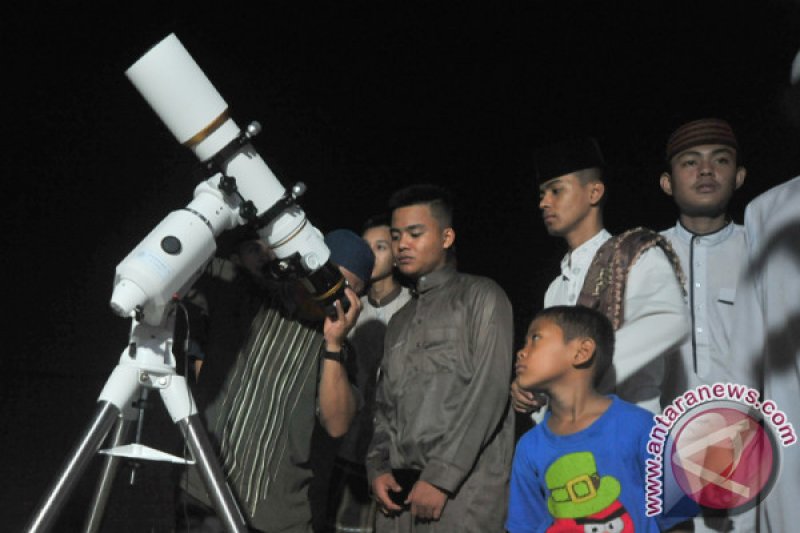 Gerhana Bulan Total di Palembang