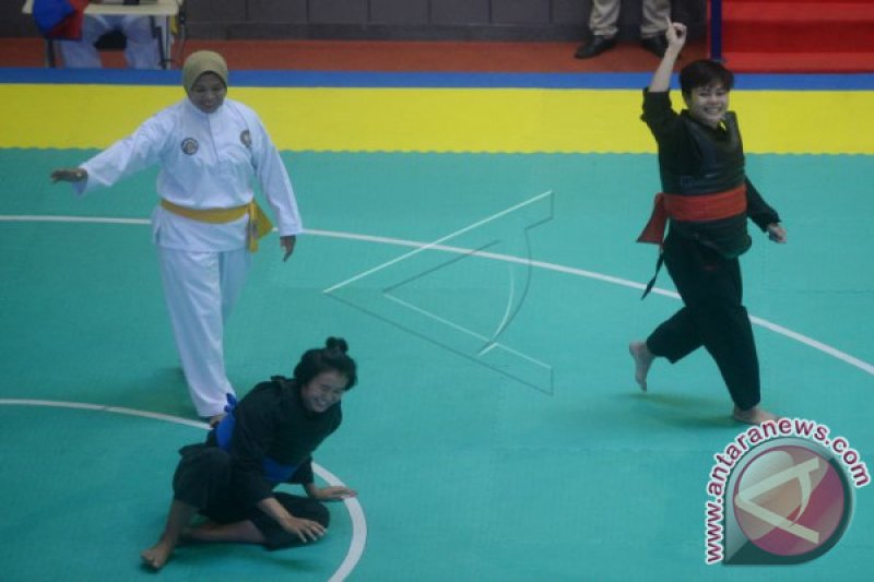 PENCAK SILAT PUTRI 50-55 KG