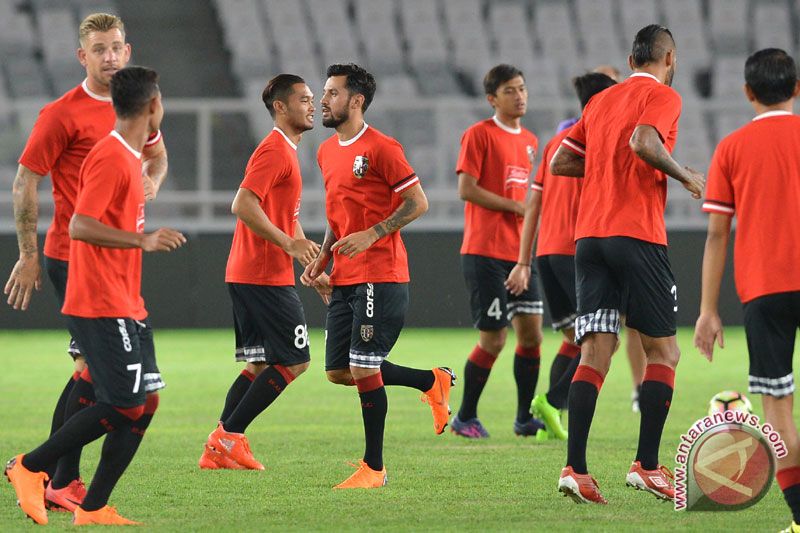 Uji Coba Lapangan Bali United