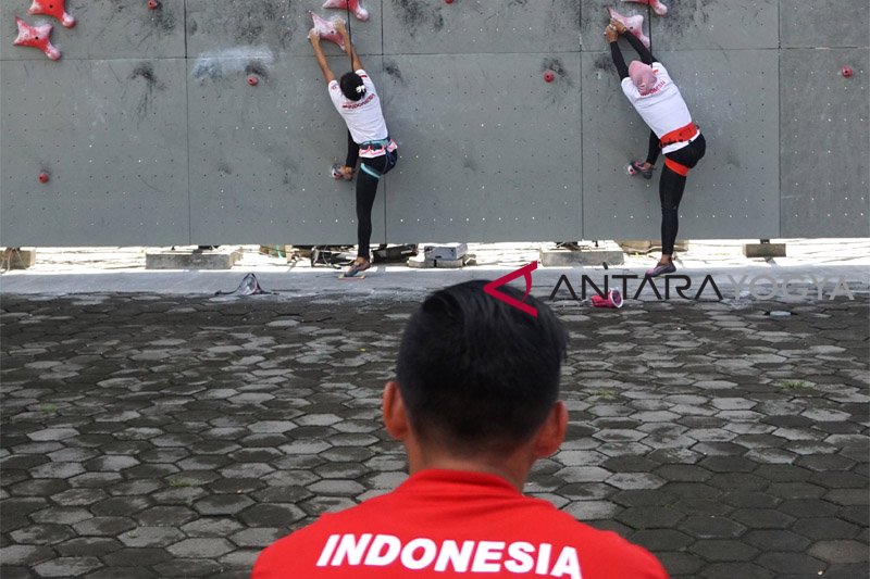 Latihan bersama tim panjat tebing Indonesia-China