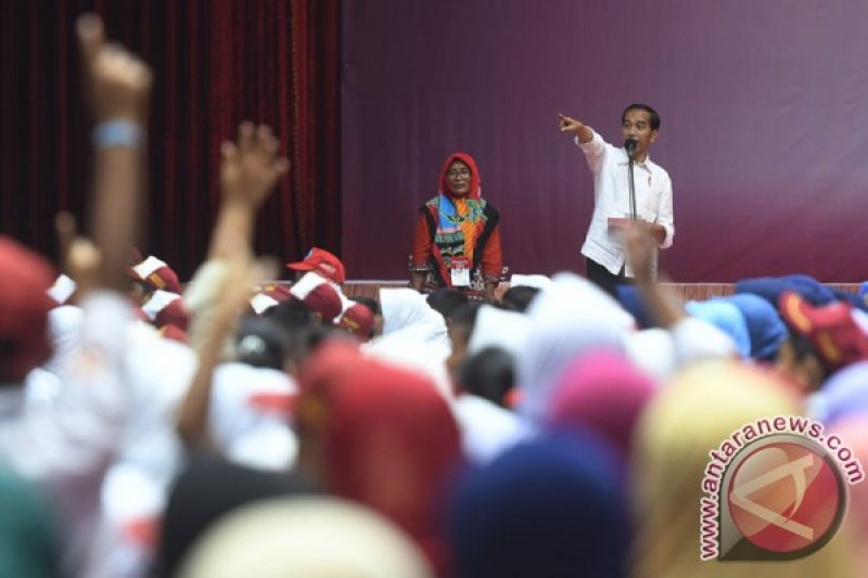 Kata Jokowi Soal Makin Banyaknya Penerima Program Keluarga Harapan ...