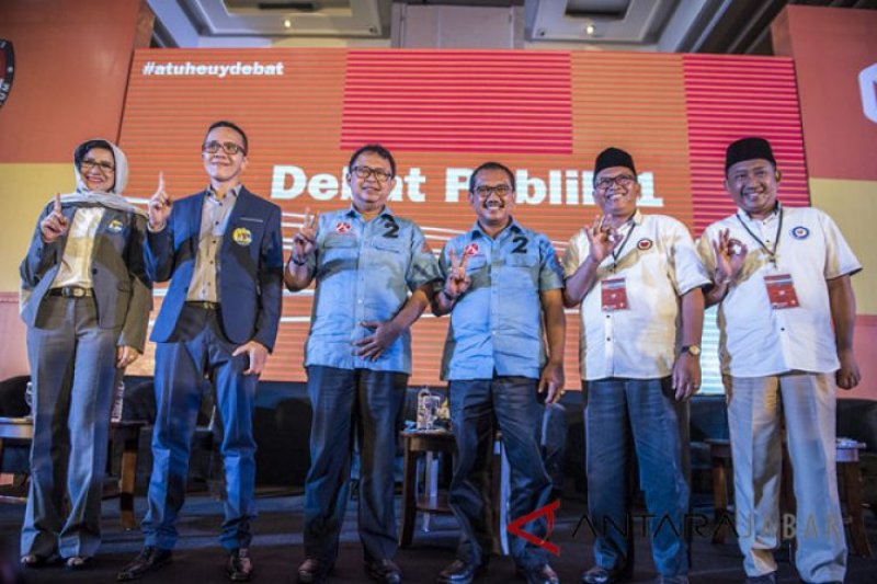 Gabungan berita dari debat pertama Pilwalkot Bandung 2018