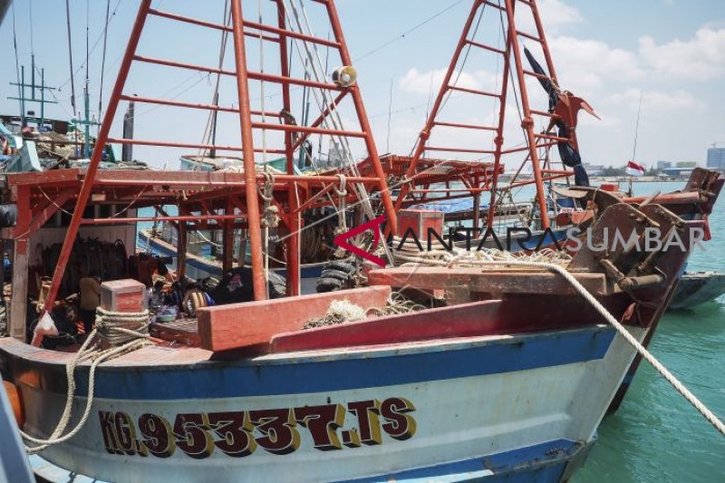 POLAIR TANGKAP EMPAT KAPAL ASING