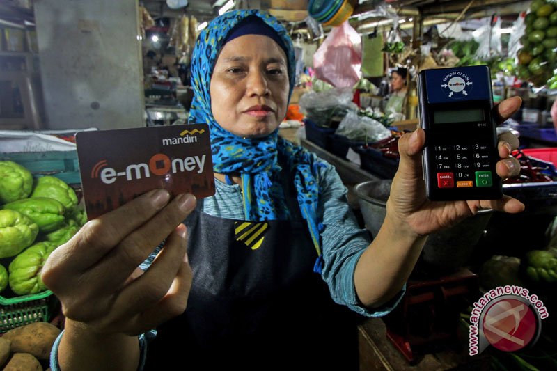 Implementasi transaksi non tunai di PD Pasar Jaya