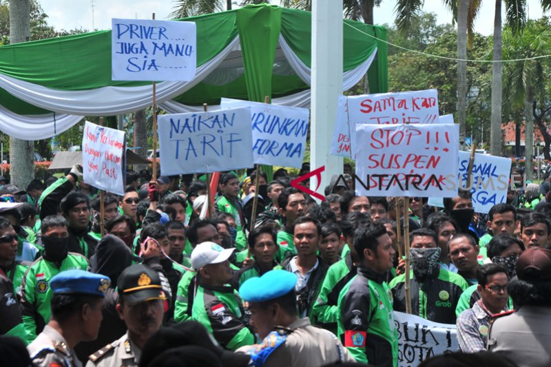 Ojek daring di Palembang lakukan aksi 234