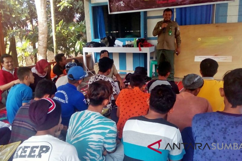 Tidak membuang sampah di kawasan hutan juga bentuk konservasi, kata pejabat TNKS