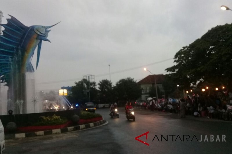 Warga Pangandaran antusias sambut kunjungan Jokowi