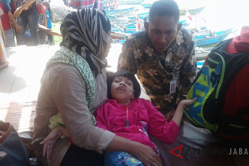 Presiden Jokowi bantu gadis lumpuh di Pangandaran