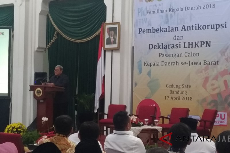 Gubernur Jabar usul gaji kepala daerah naik