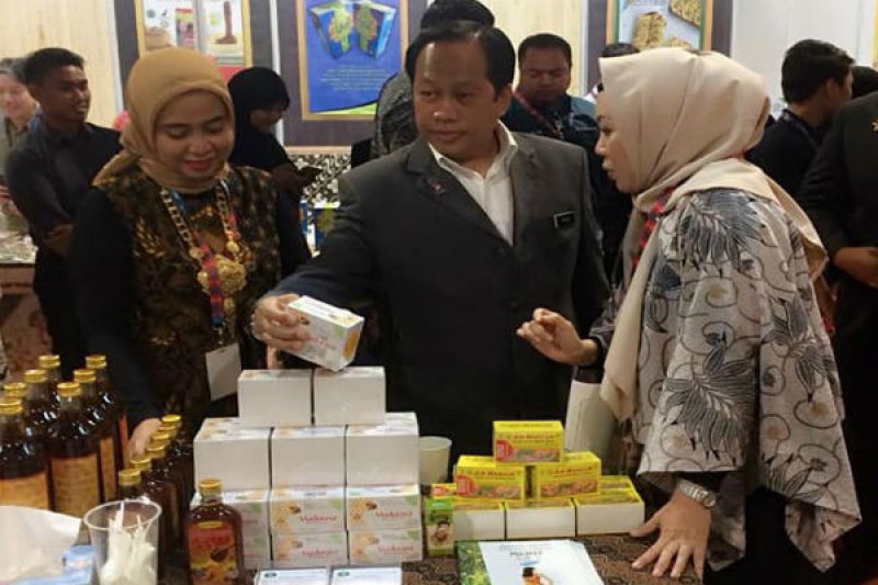 Puluhan UKM Indonesia Pamerkan Produk Halal Di Malaysia - Portal Berita ...