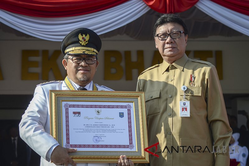 Gubernur Jabar terima penghargaan tertinggi IPDN