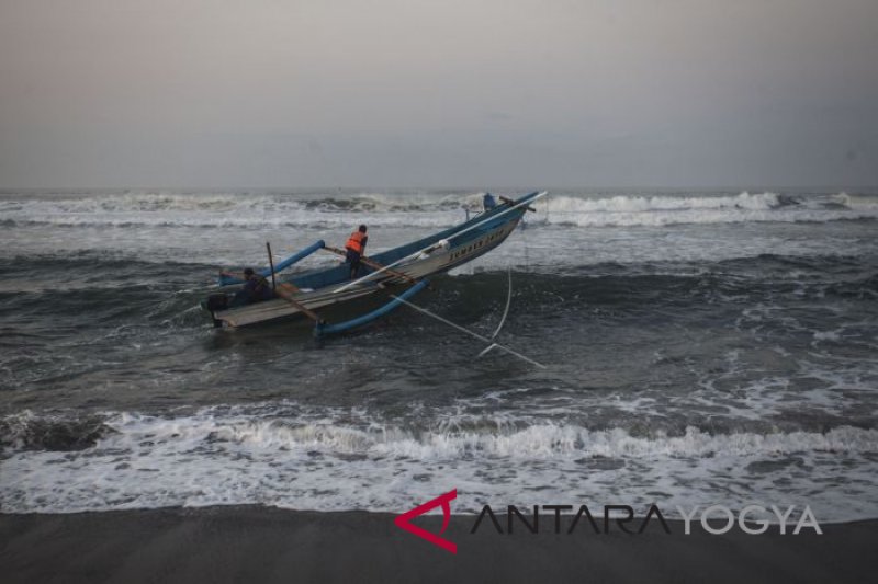 SAR Gunung Kidul selamatkan nelayan tenggelam saat mencari lobster