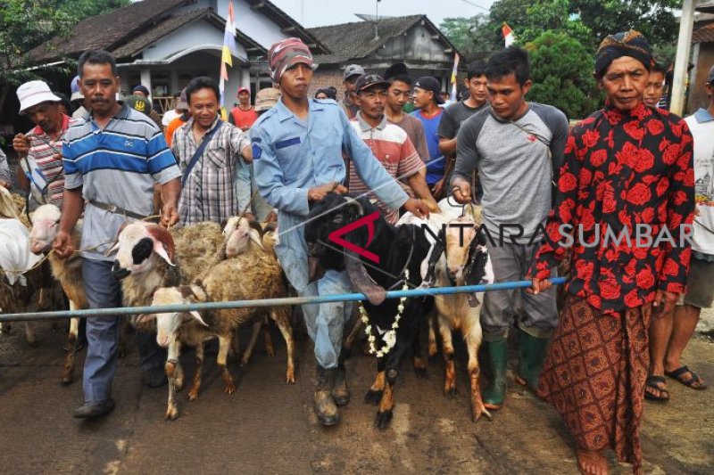 TRADISI NYADRAN KRAMAT