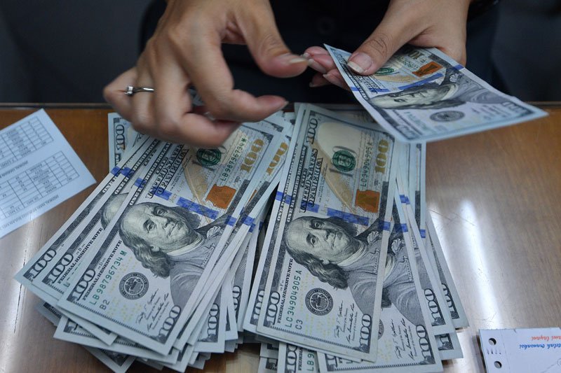 Kurs rupiah Rp.14.052/Dollar AS