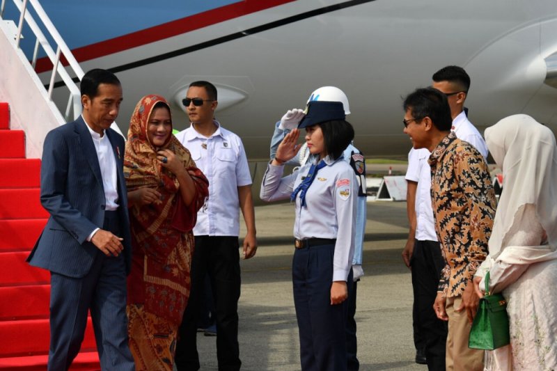 PRESIDEN SAMPAI DI PADANG