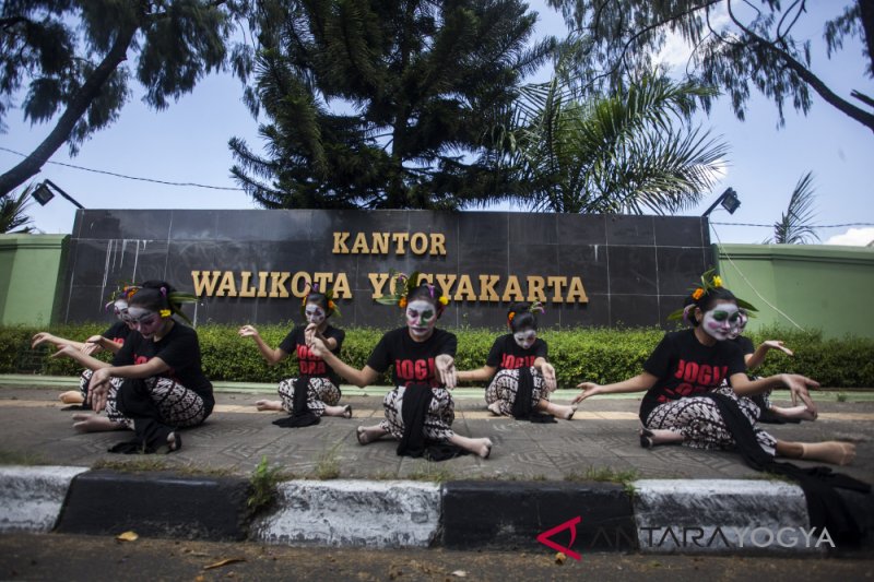 AJAKAN MERAWAT KOTA DENGAN TARI