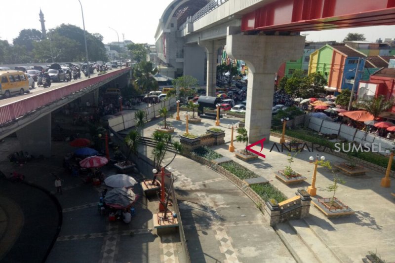 Taman Jembatan Ampera selesai perbaikan