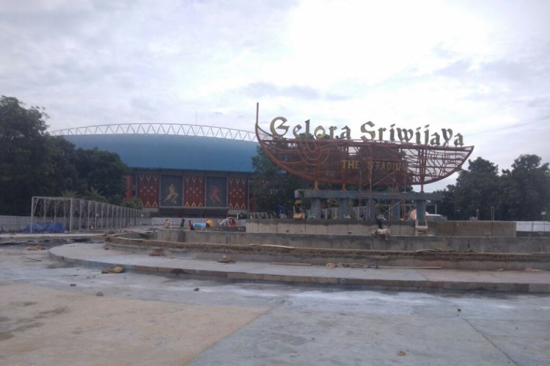 Perbaikan taman depan Stadion Gelora Jakabaring