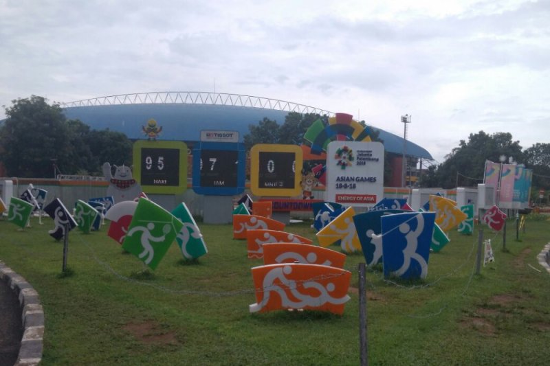 Perbaikan taman depan Stadion Gelora Jakabaring