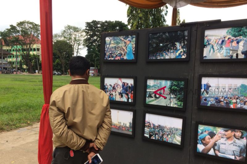 Pamerah foto perjuangan mahasiswa tolak orde baru