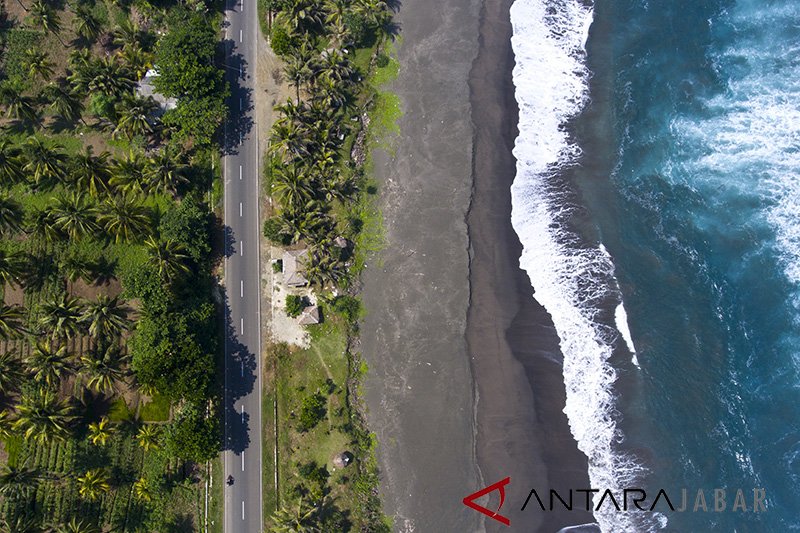 Dinas: Gelombang laut Pangandaran kembali normal