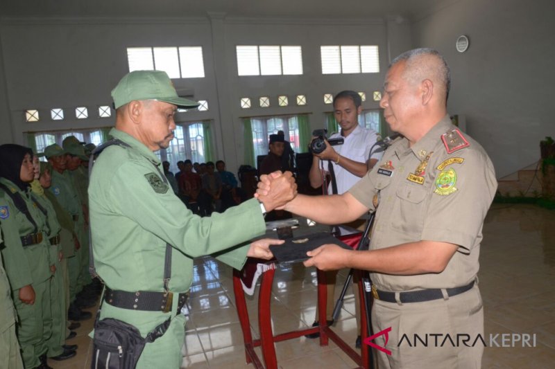 Wabup Nizar lantik Satlinmas Kabupaten Lingga