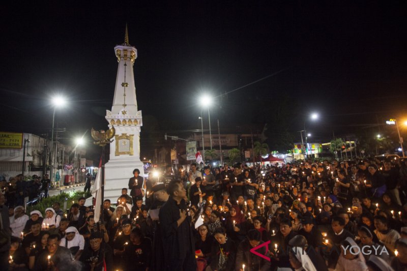 KEPRIHATINAN ATAS INSIDEN BOM SURABAYA