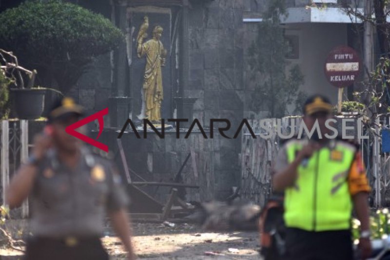 Suasana di sekitar kawasan ledakan Gereja Surabaya