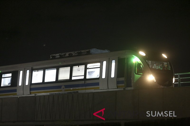 Uji Coba Perdana LRT Palembang